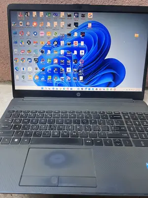 Laptop HP 250 G10 8GB Intel Core i3 SSD 250GB