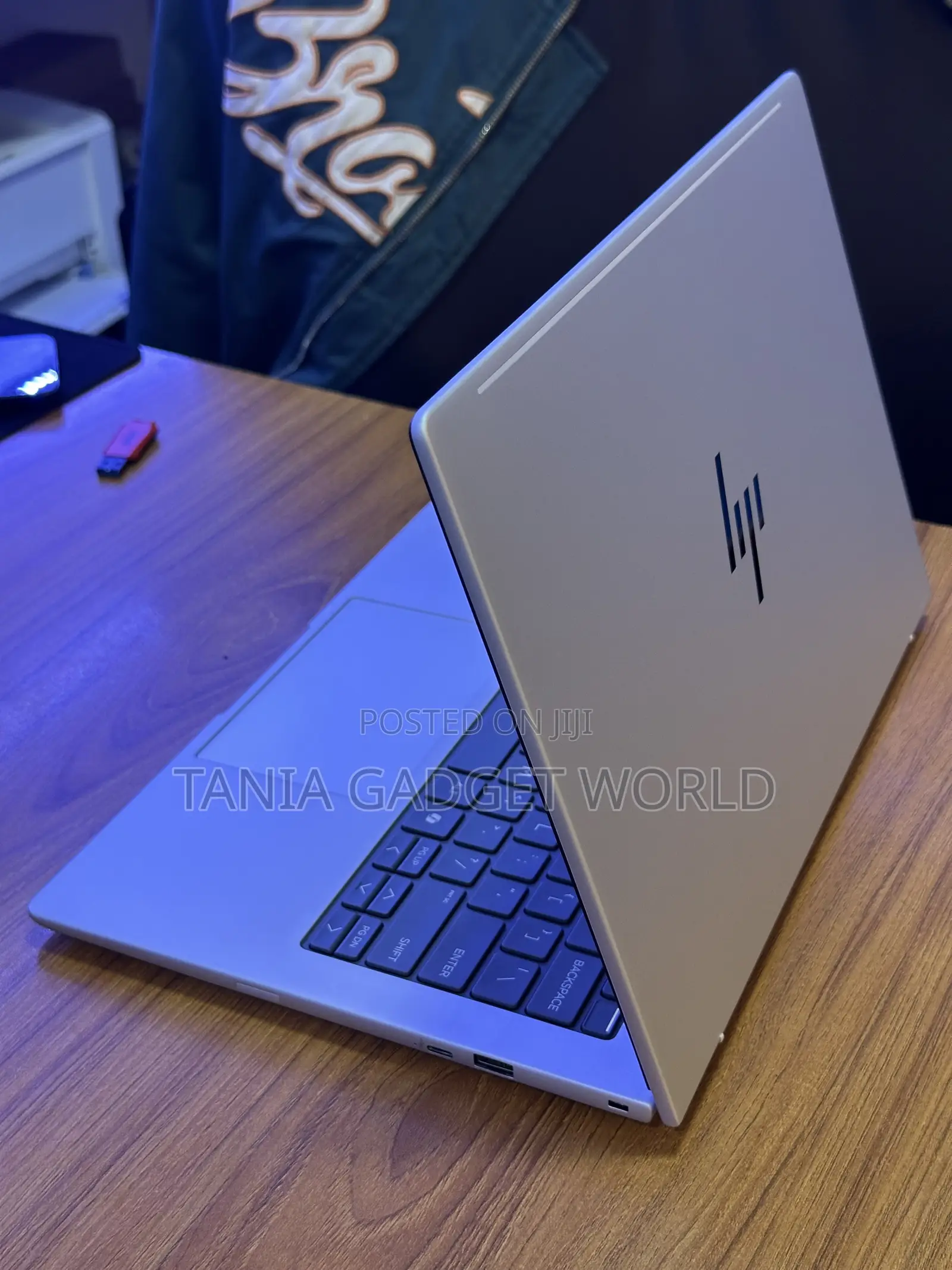 New Laptop HP EliteBook 8 G1i 16GB AMD Ryzen 7 SSD 512GB