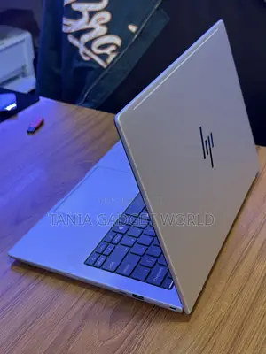 New Laptop HP EliteBook 8 G1i 16GB AMD Ryzen 7 SSD 512GB