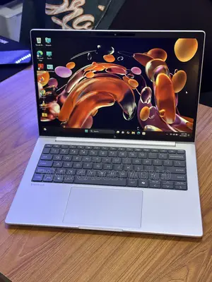 New Laptop HP EliteBook 8 G1i 16GB AMD Ryzen 7 SSD 512GB