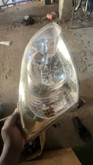 Toyota Runix 2005 Headlight (Non Xenon)