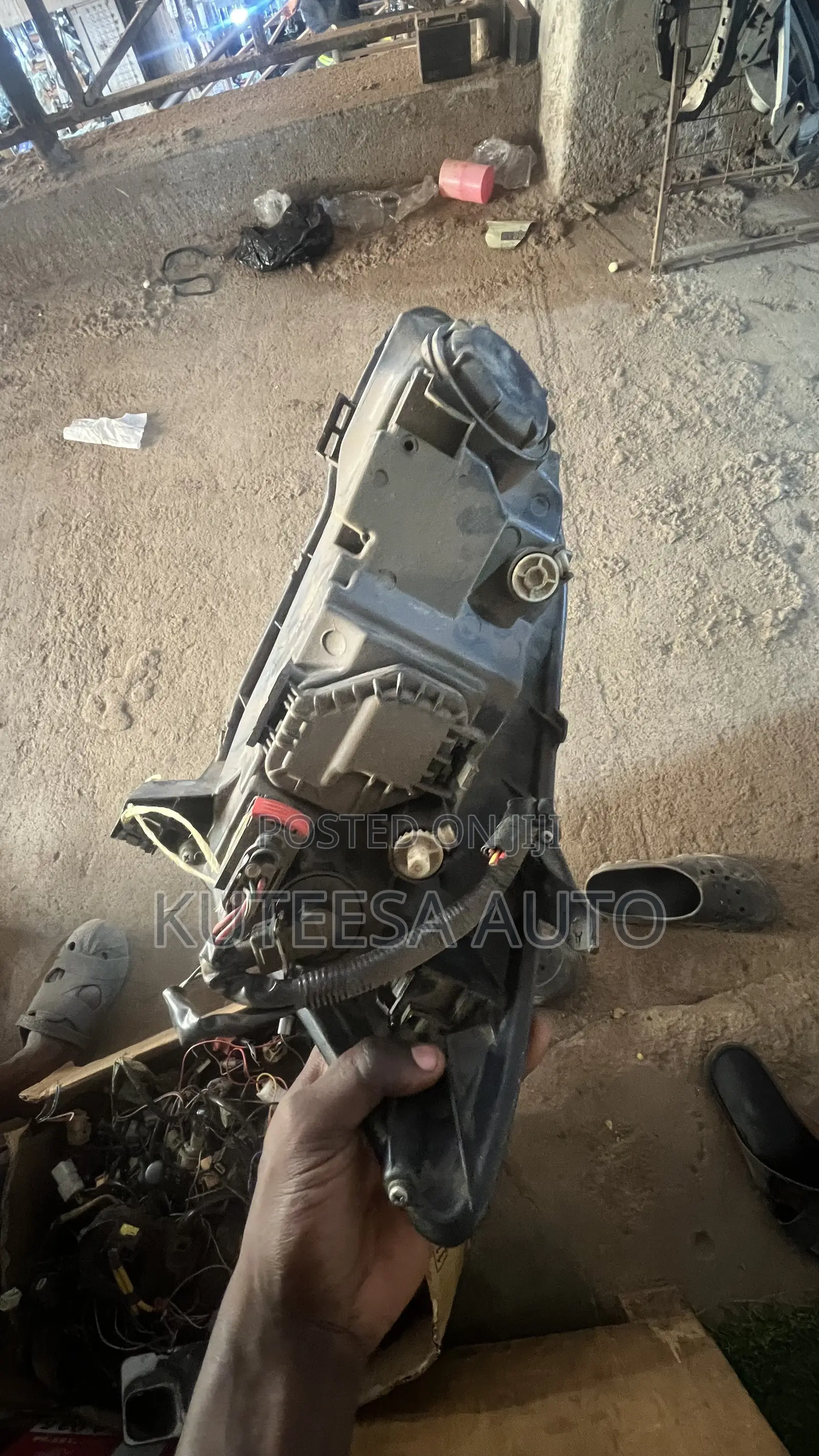 Toyota Runix 2005 Headlight (Non Xenon)
