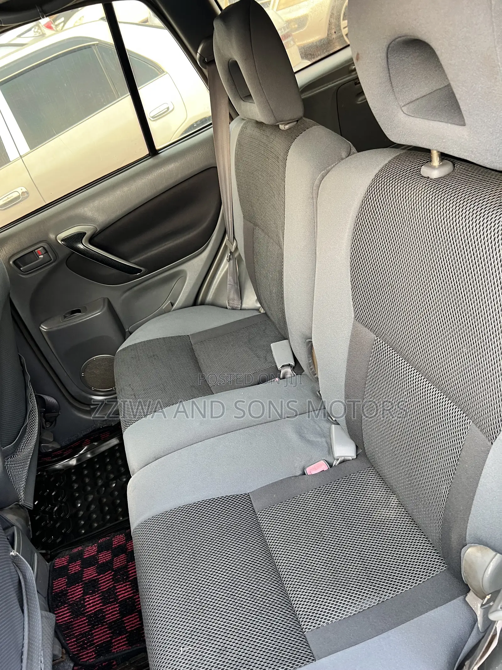 Toyota RAV4 Automatic 2003 Silver