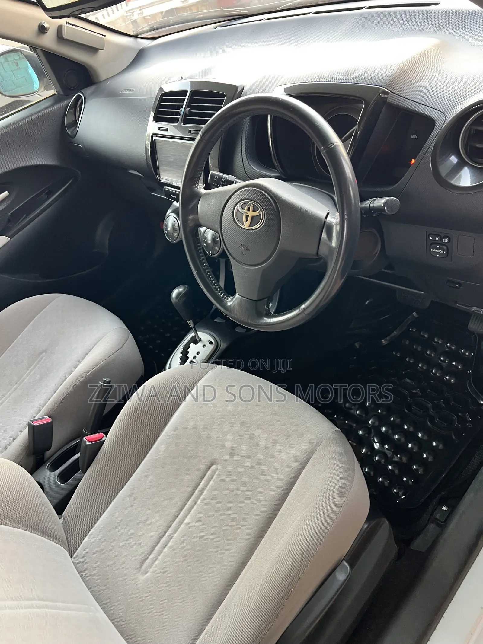 Toyota IST 2010 White