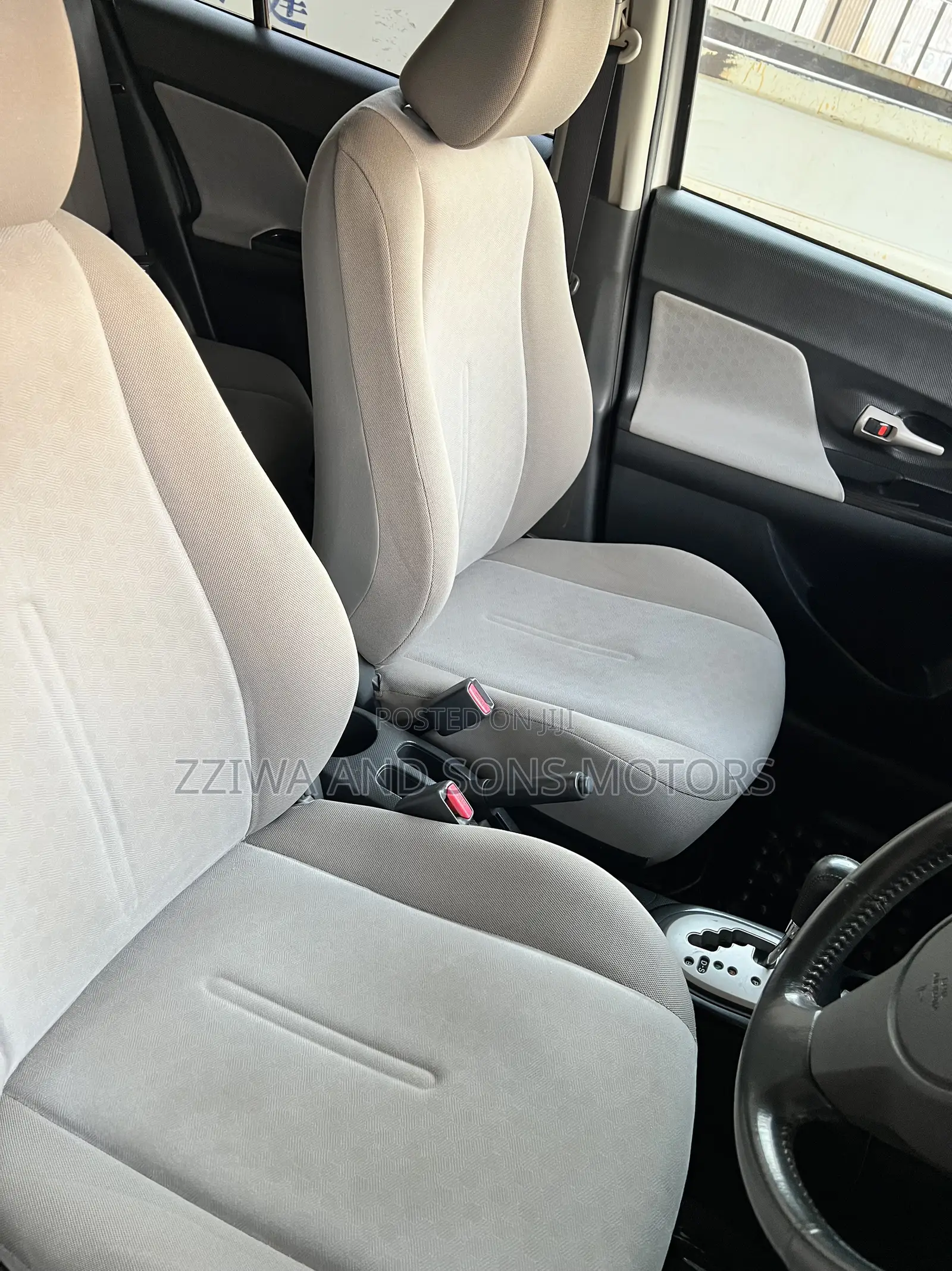 Toyota IST 2010 White
