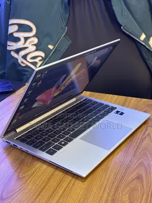 Laptop HP EliteBook 830 G9 16GB Intel Core i5 SSD 512GB