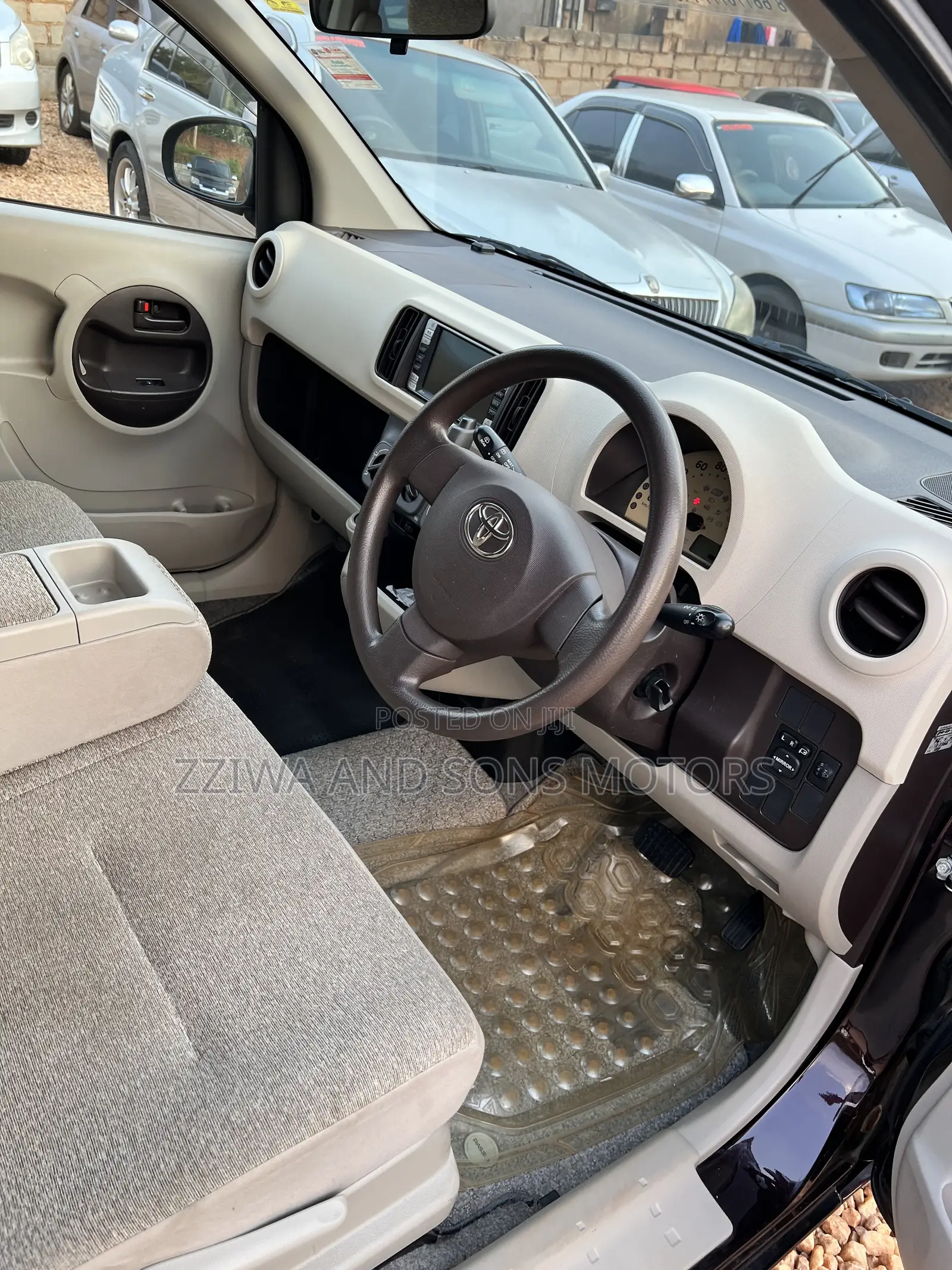 Toyota Passo 1.0 AWD 2014 Maroon