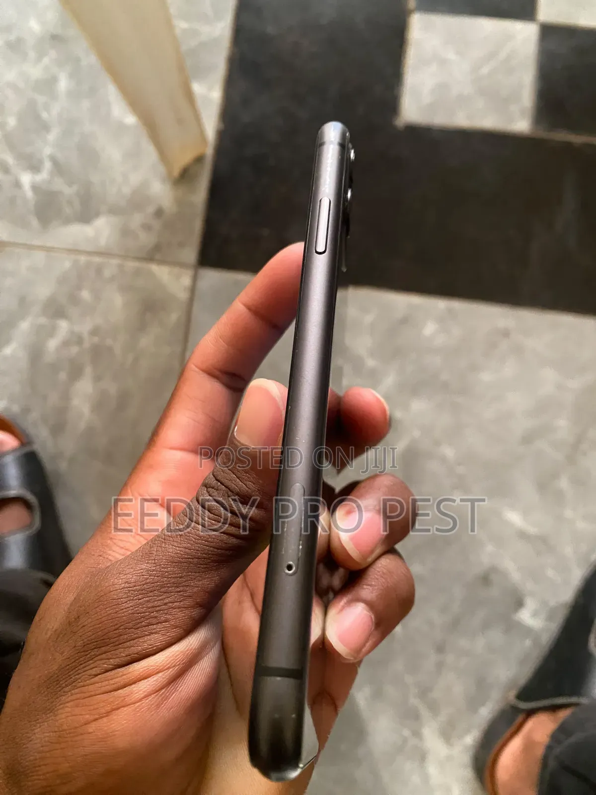 Apple iPhone 11 64 GB Gray