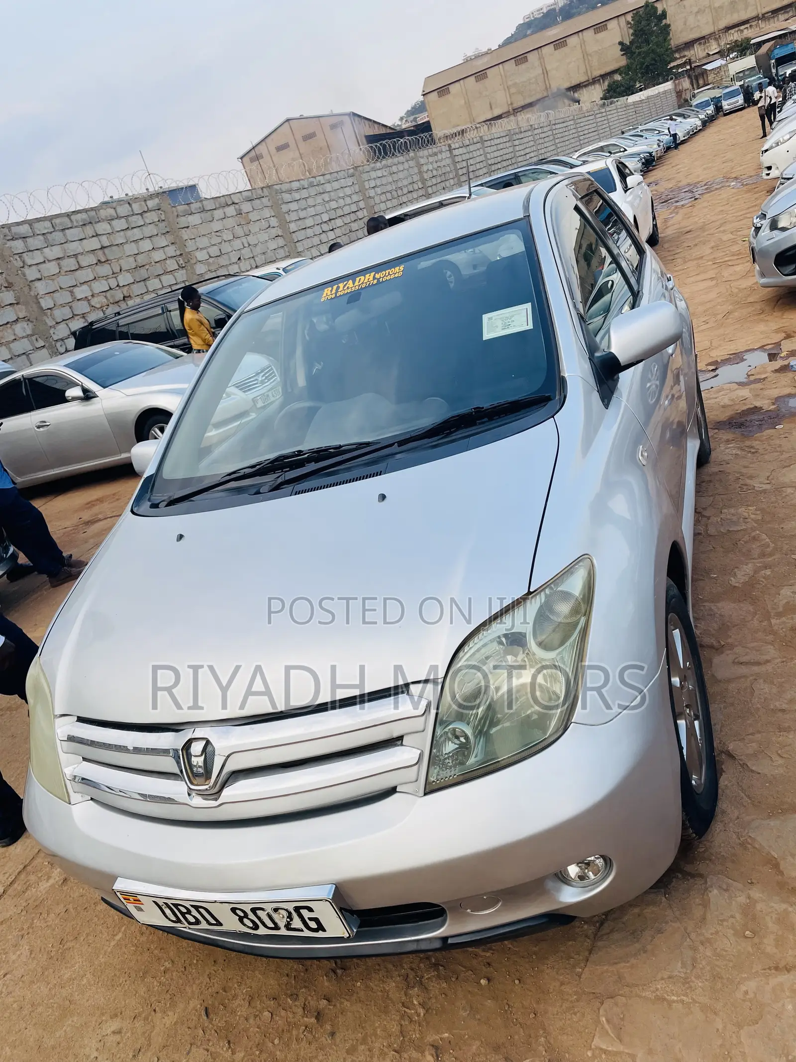 Toyota IST 2003 Silver