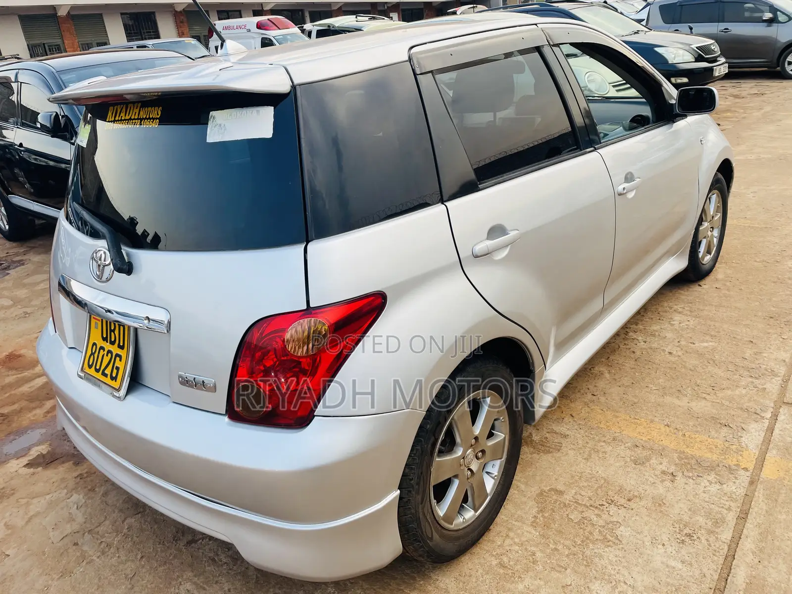 Toyota IST 2003 Silver