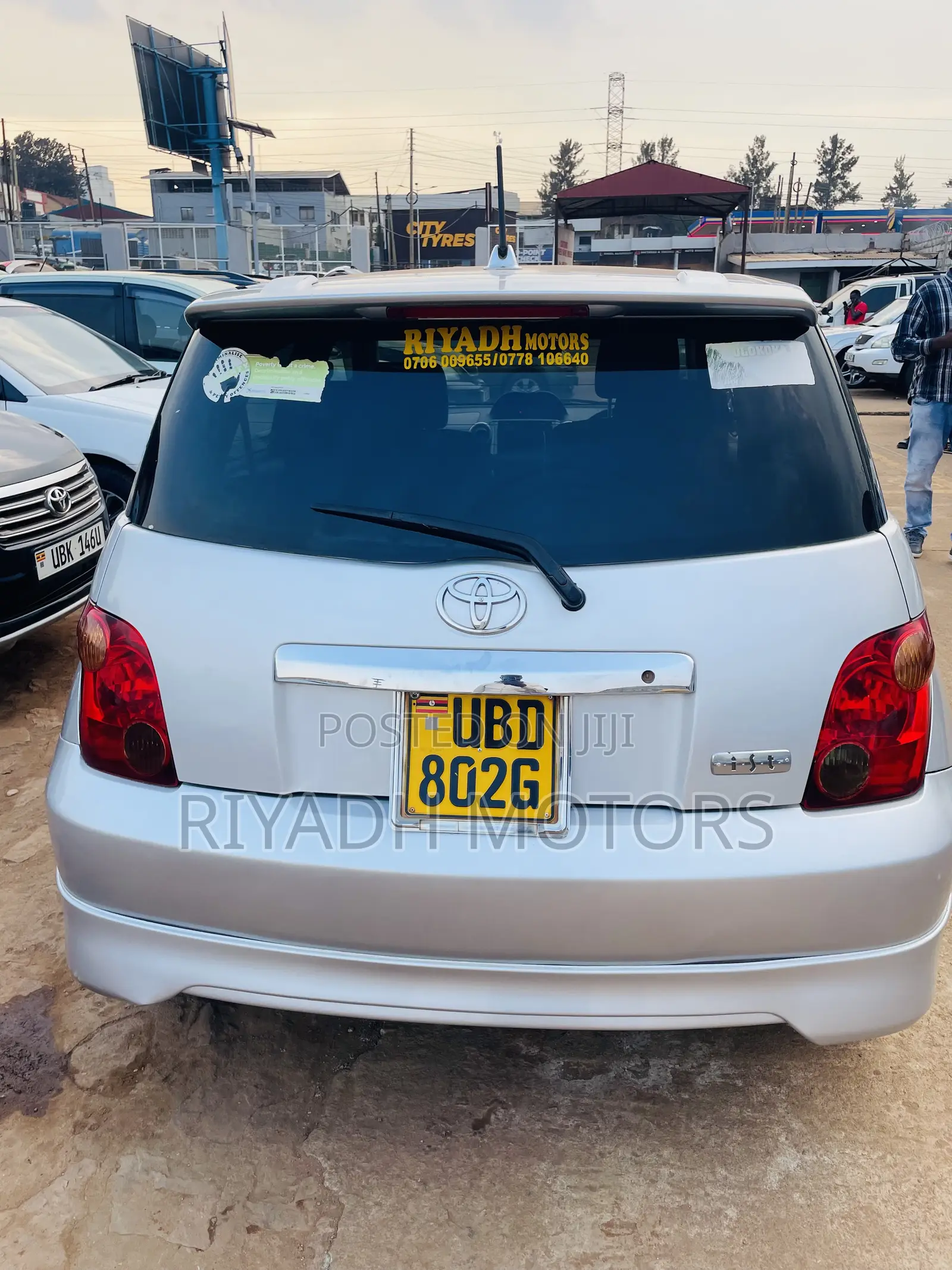 Toyota IST 2003 Silver