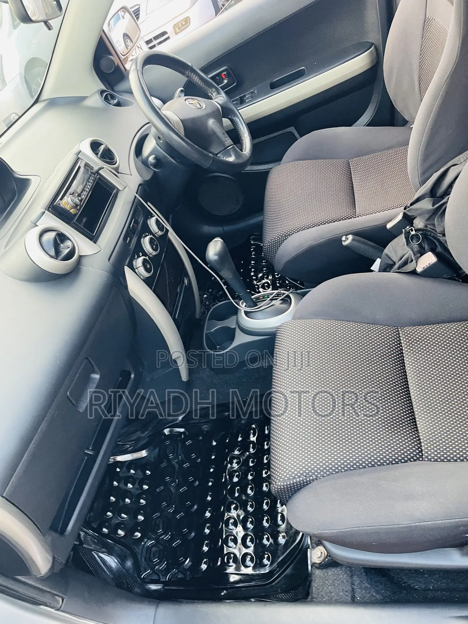 Toyota IST 2003 Silver