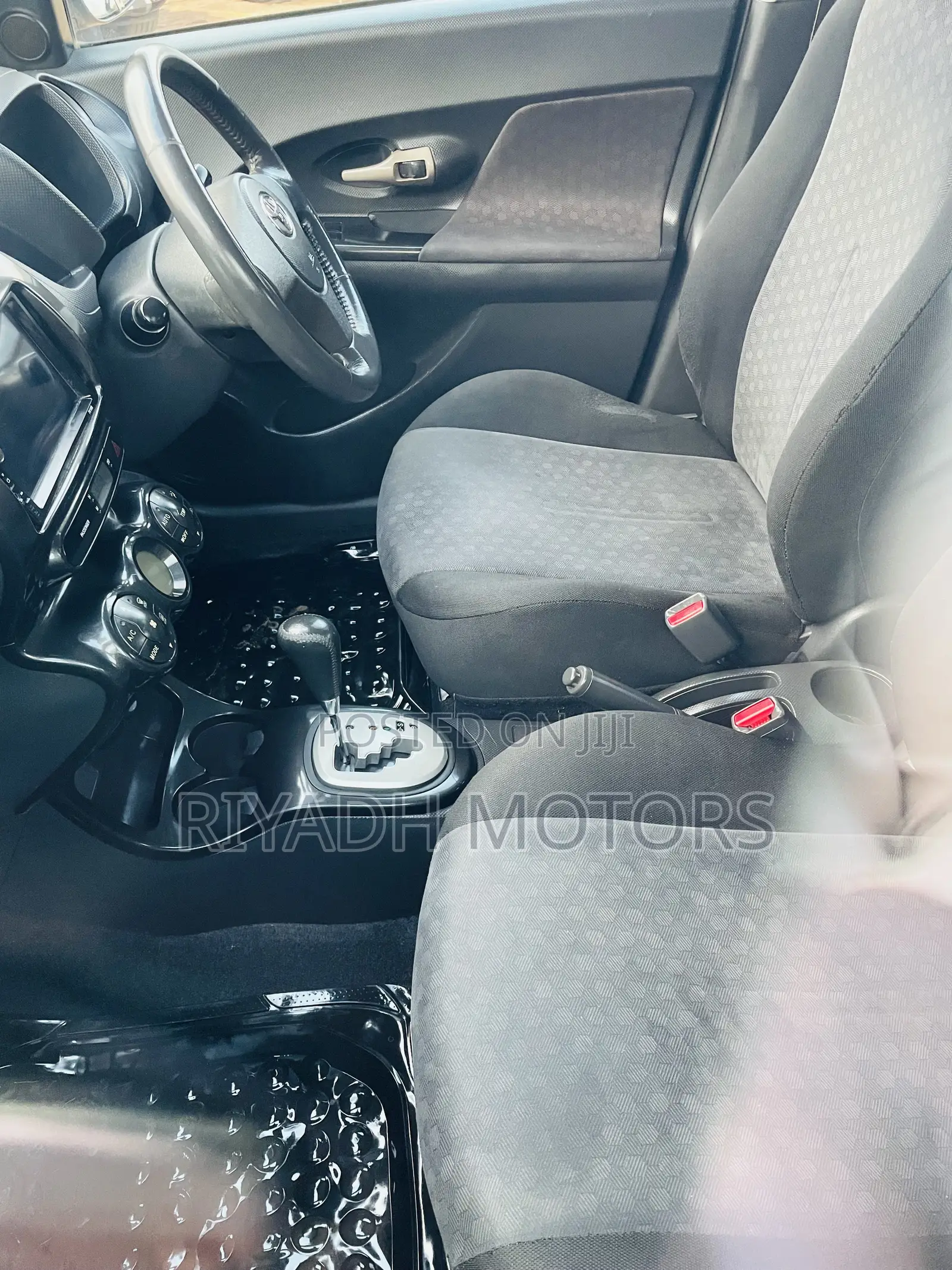 Toyota IST 2008 Silver