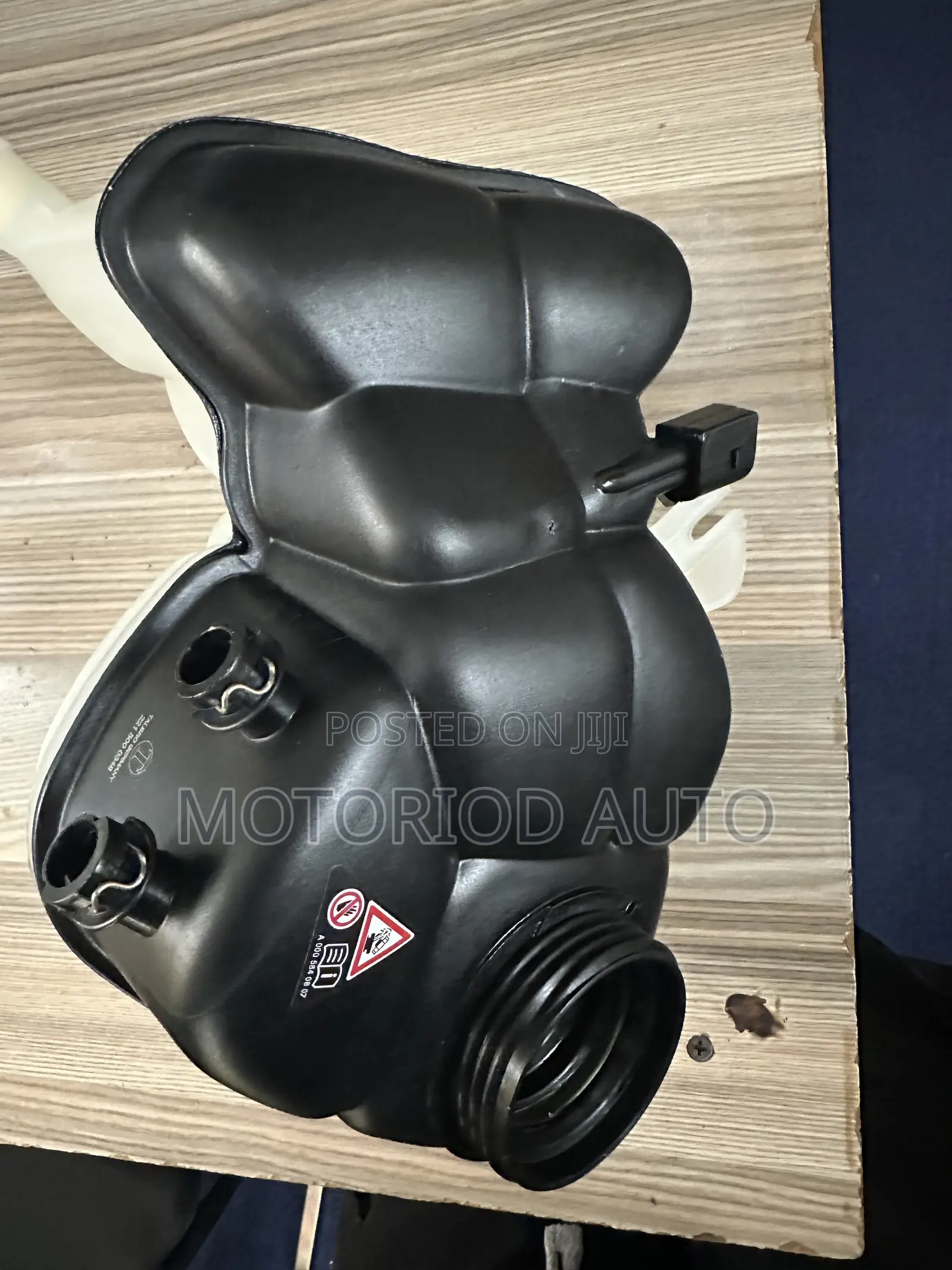 Expansion Water Tank W221 Sclass
