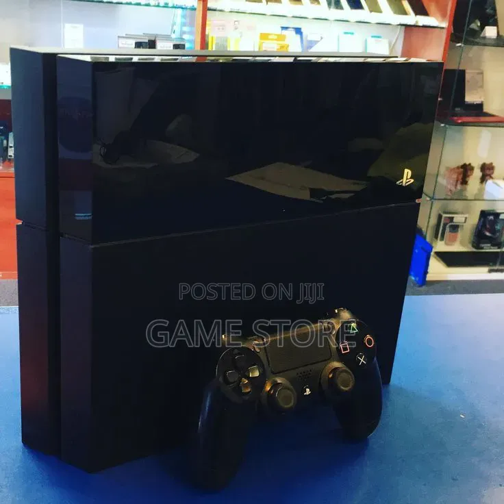 PS4 Standard: At Em Plaza Keeping the Whole Neighborhood Entertained
