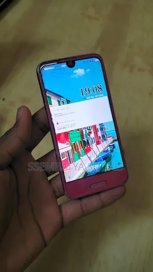Sharp Aquos R Compactn SHV41 32 GB Pink