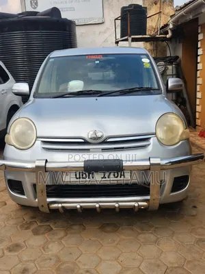 Toyota Sienta 2007 Silver