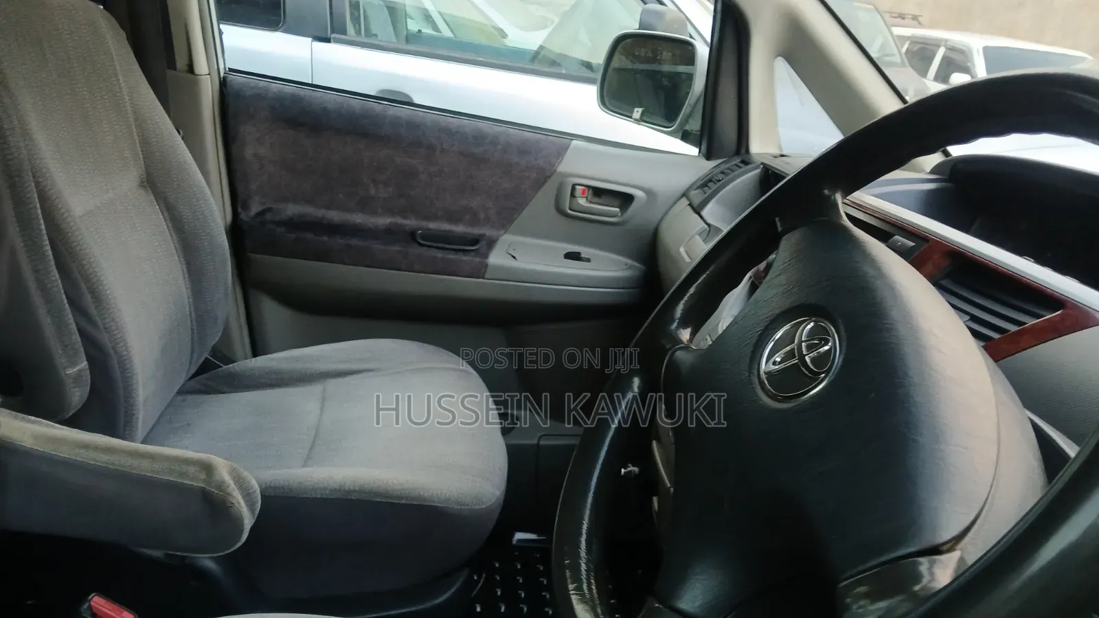Toyota Noah 2005 Silver