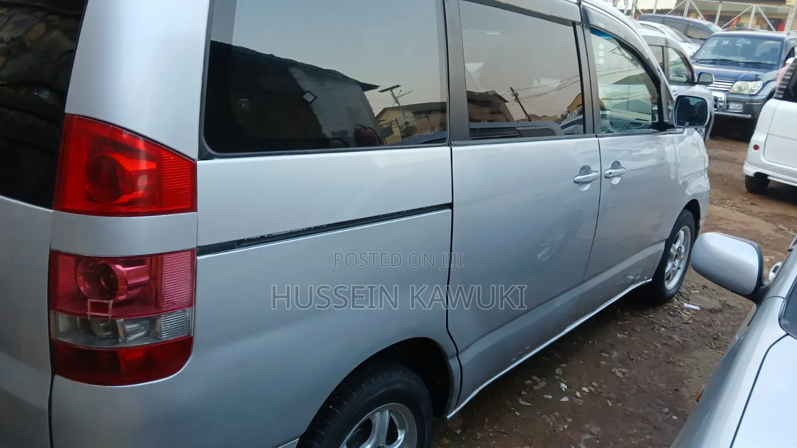 Toyota Noah 2005 Silver