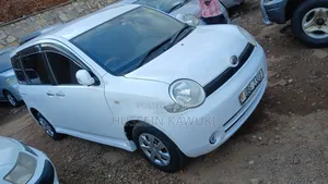Toyota Sienta 2006 White