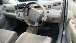 Toyota Raum 2005 Silver