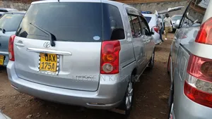 Toyota Raum 2005 Silver