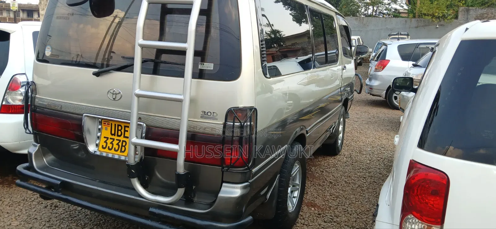 Toyota Grand HiAce 2001 Silver