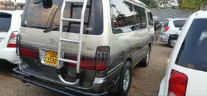 Toyota Grand HiAce 2001 Silver