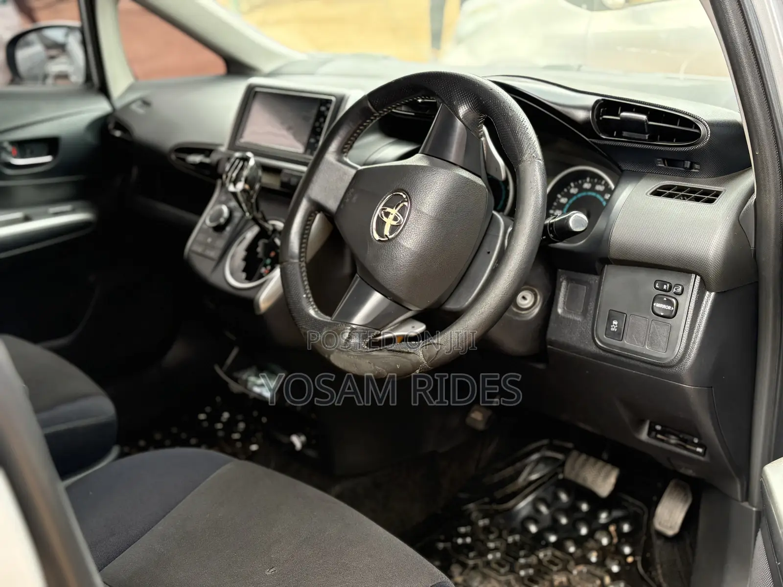 Toyota Wish 2012 Silver