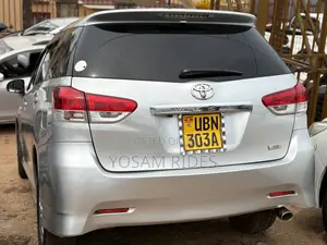 Toyota Wish 2012 Silver