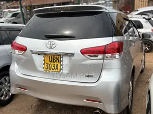 Toyota Wish 2012 Silver