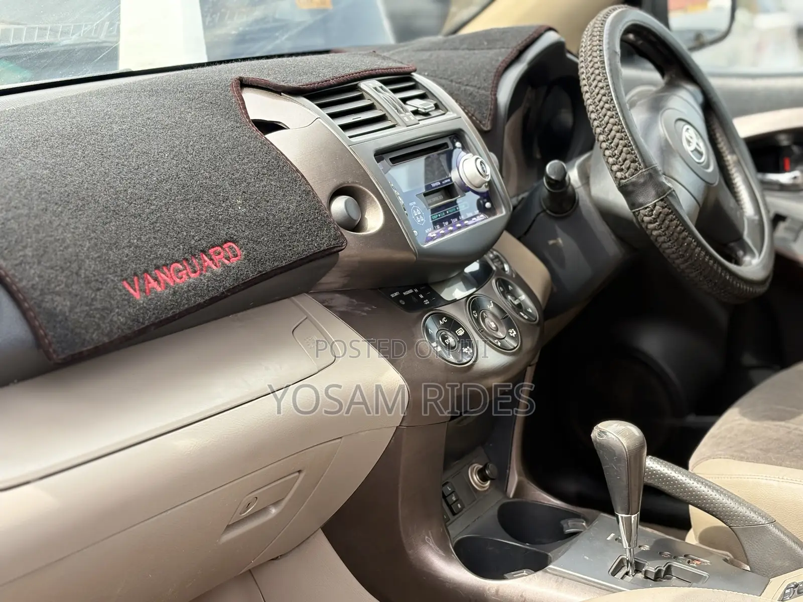 Toyota Vanguard 2011 Black