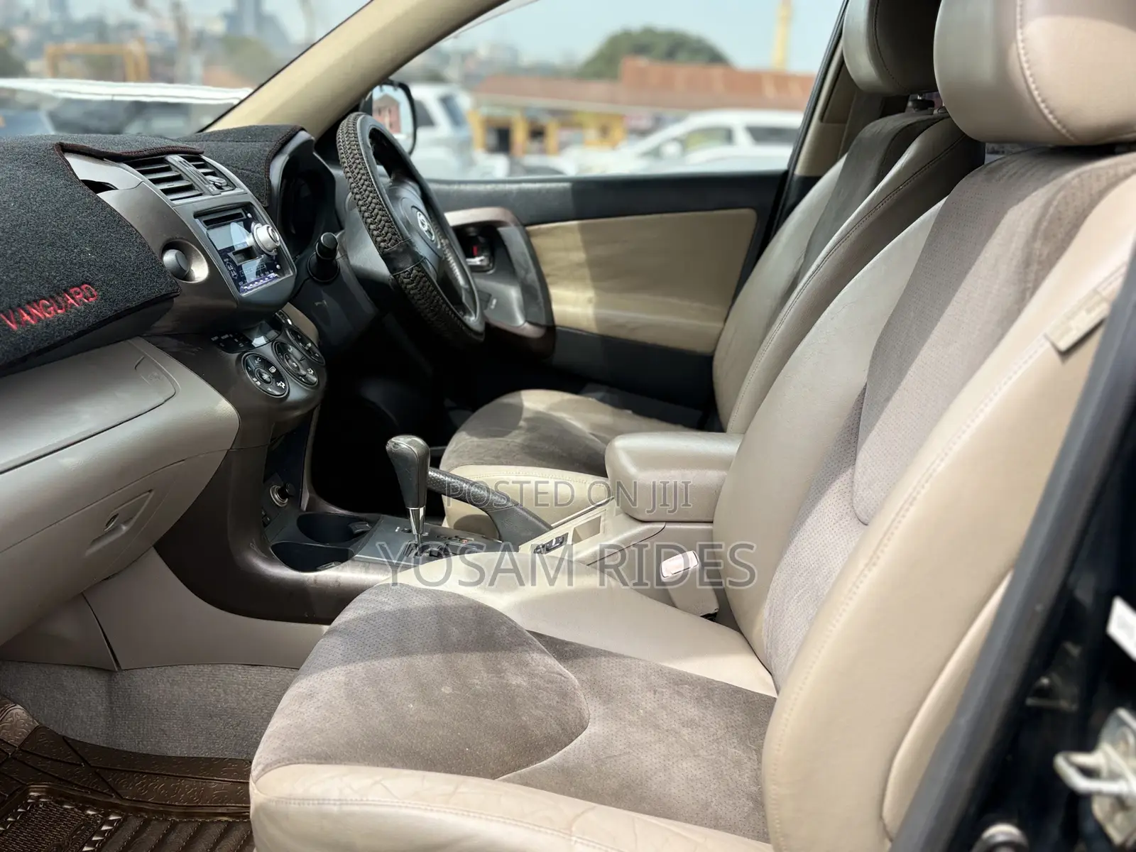 Toyota Vanguard 2011 Black
