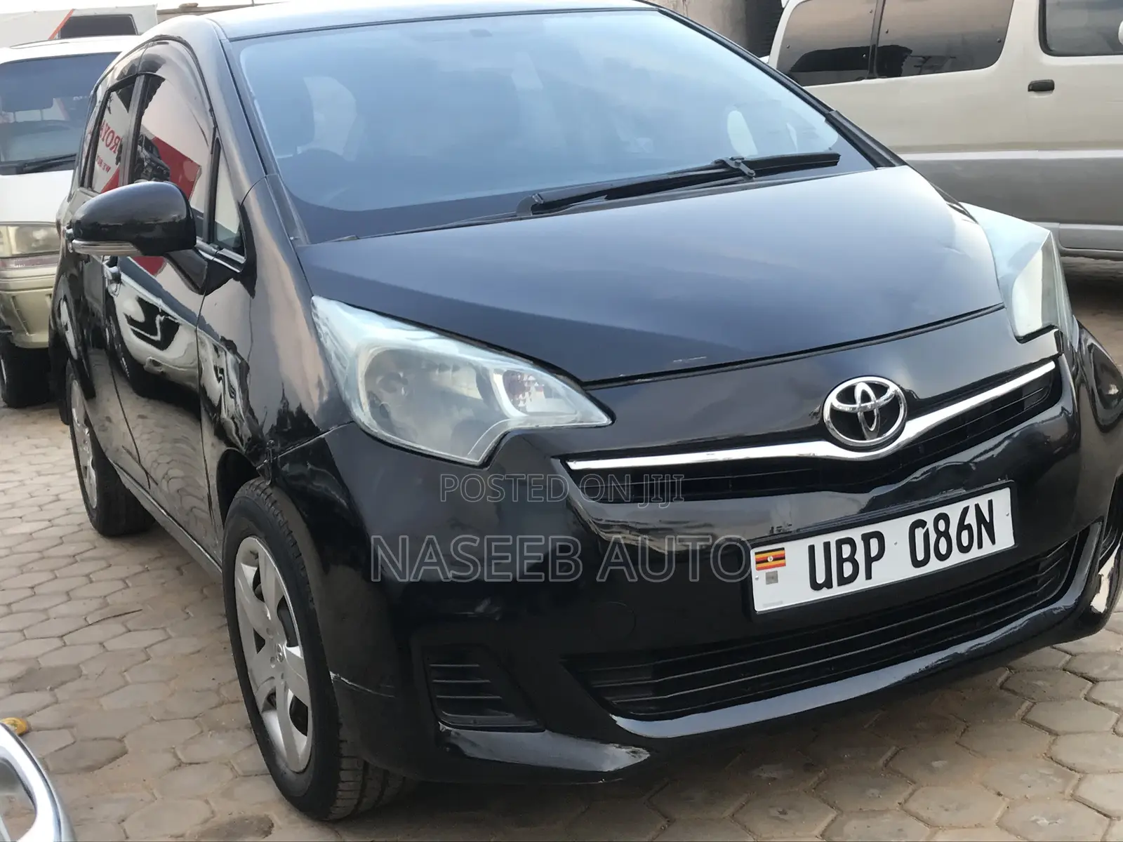 Toyota Ractis 2011 Black
