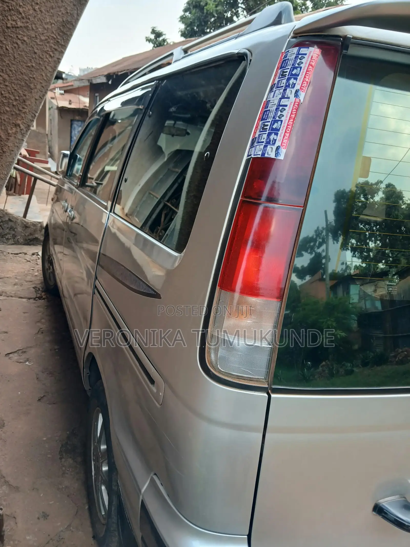 Toyota Noah 2.0 FWD (8 Seater) 2001 Silver
