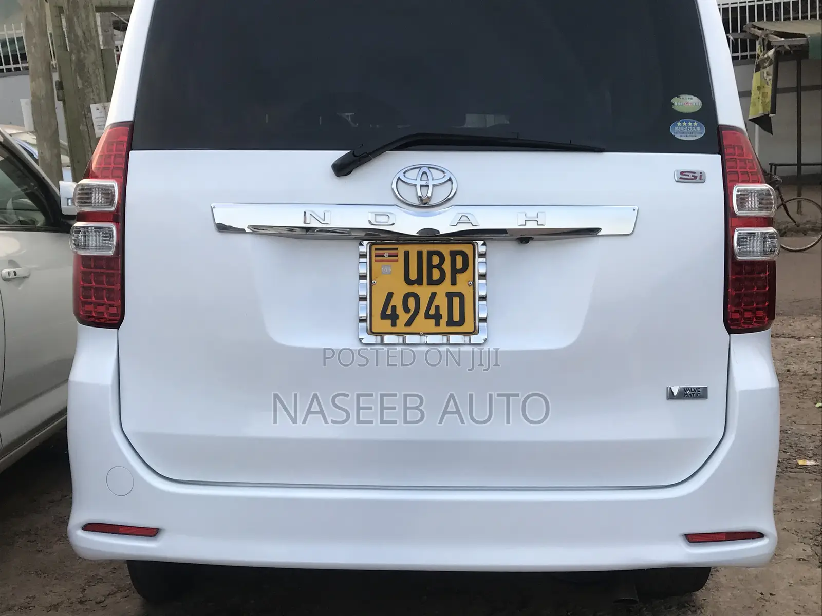 Toyota Noah 2012 White