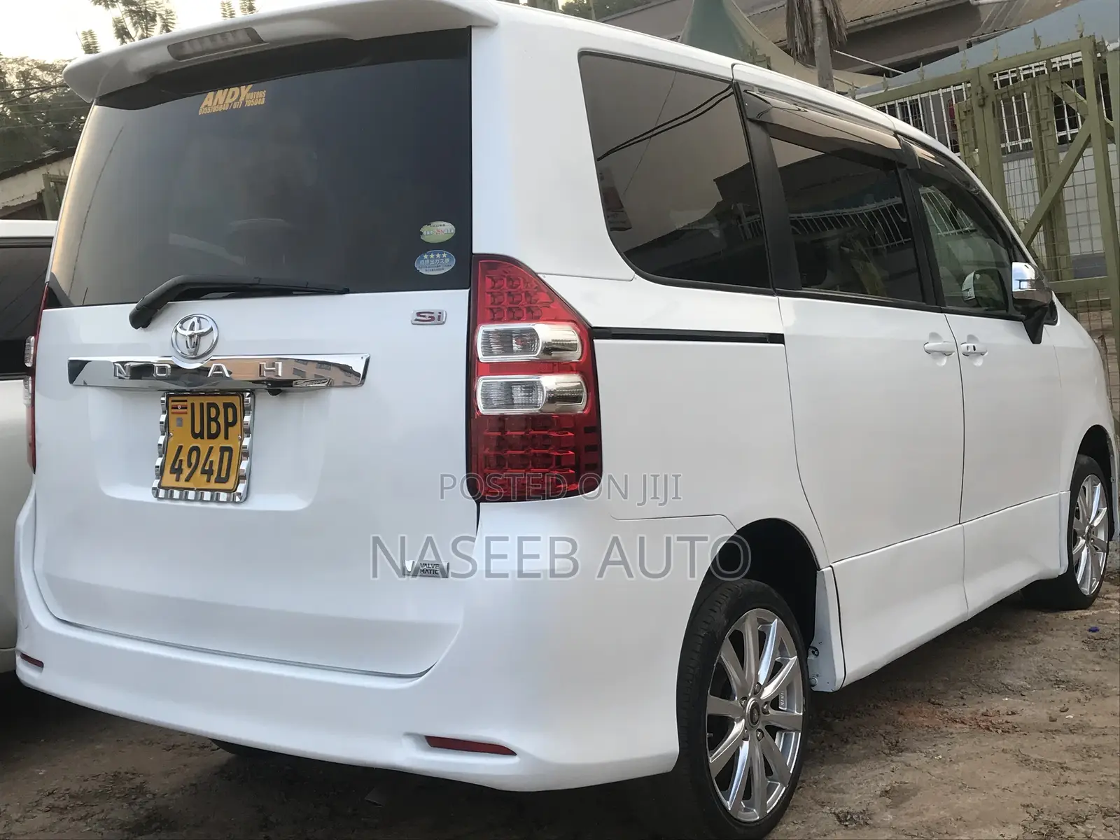 Toyota Noah 2012 White