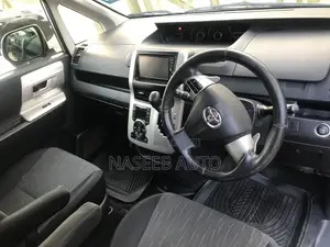 Toyota Noah 2012 White