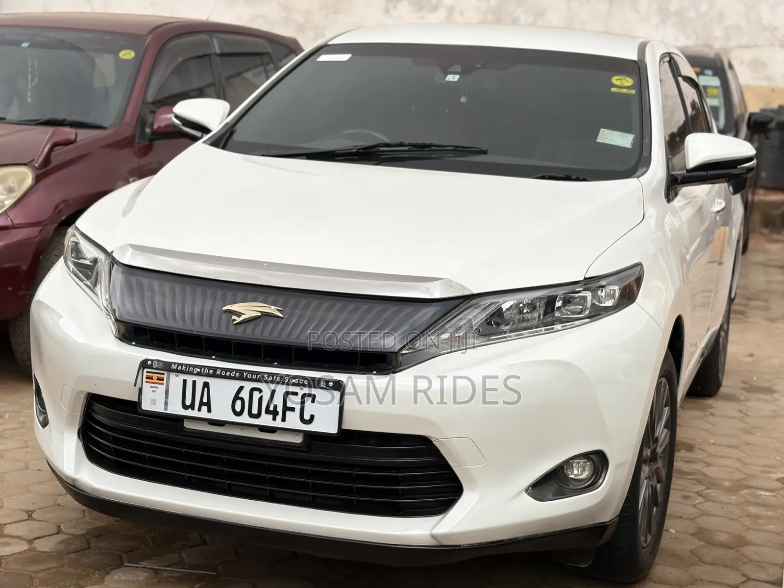 Toyota Harrier 2.0 2015 Black