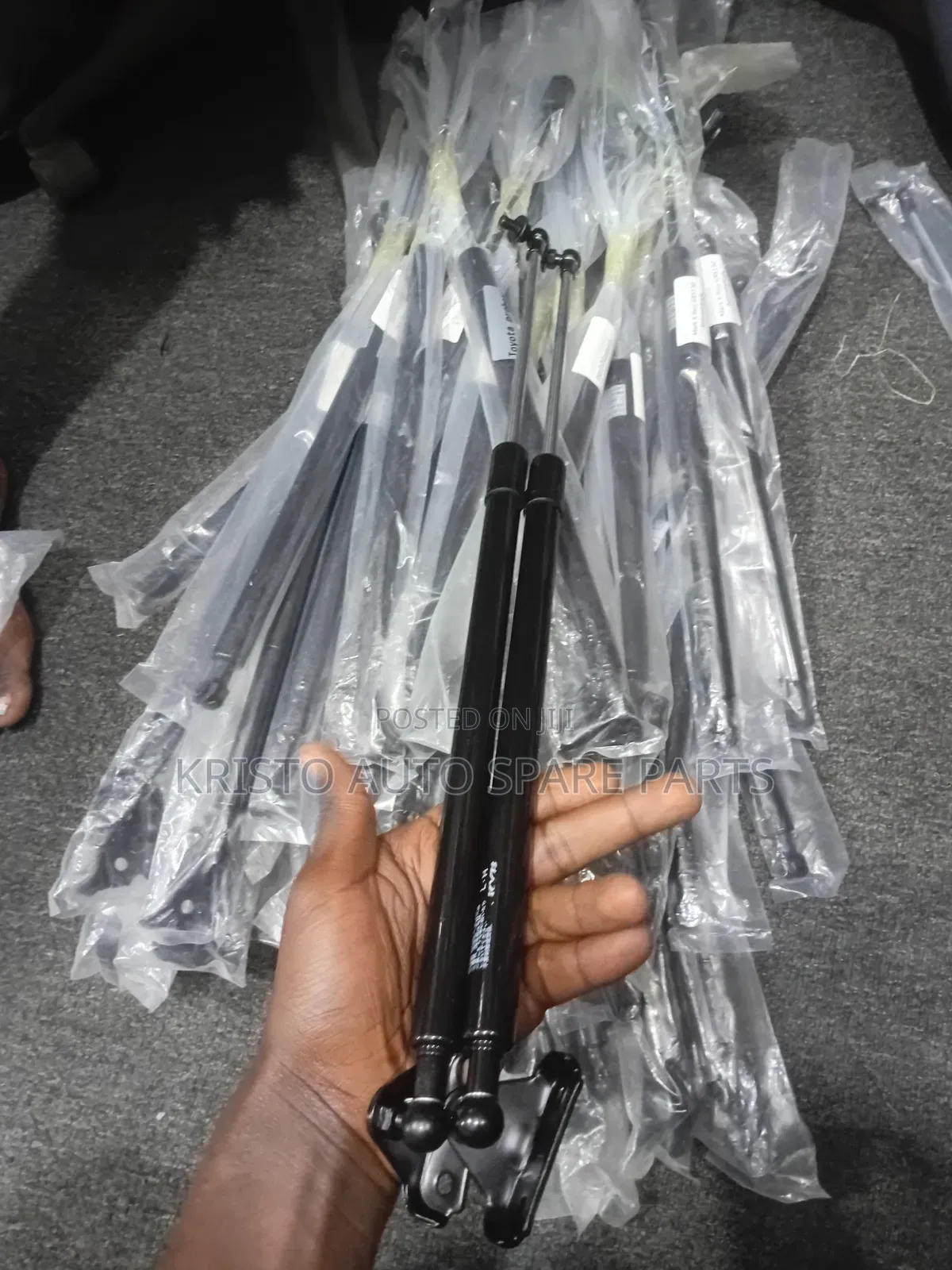 Boot and Bonnet Shock Absorbers for All Vehicles