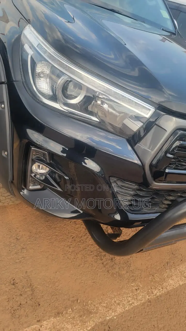 Toyota Hilux 2017 Black