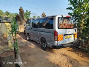 Toyota HiAce 2007 Silver