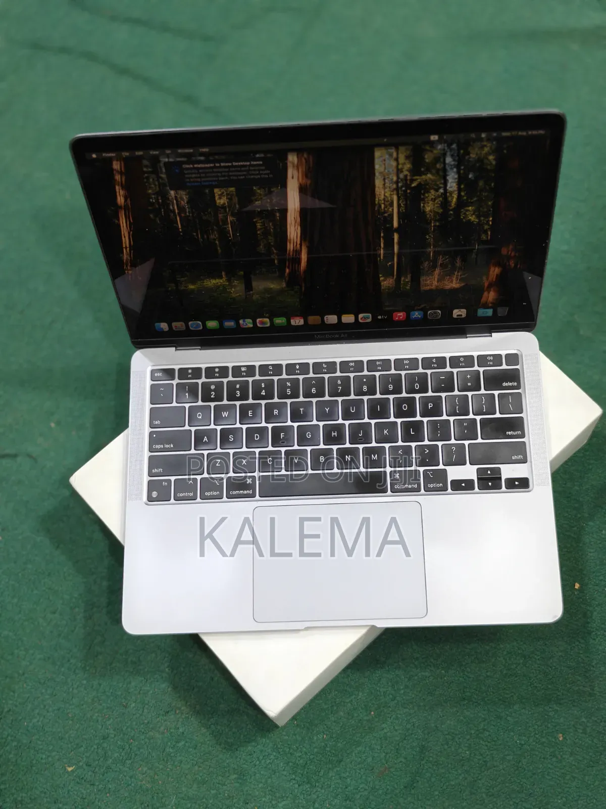 New Laptop Apple MacBook Air 8GB Apple M1 SSD 256GB
