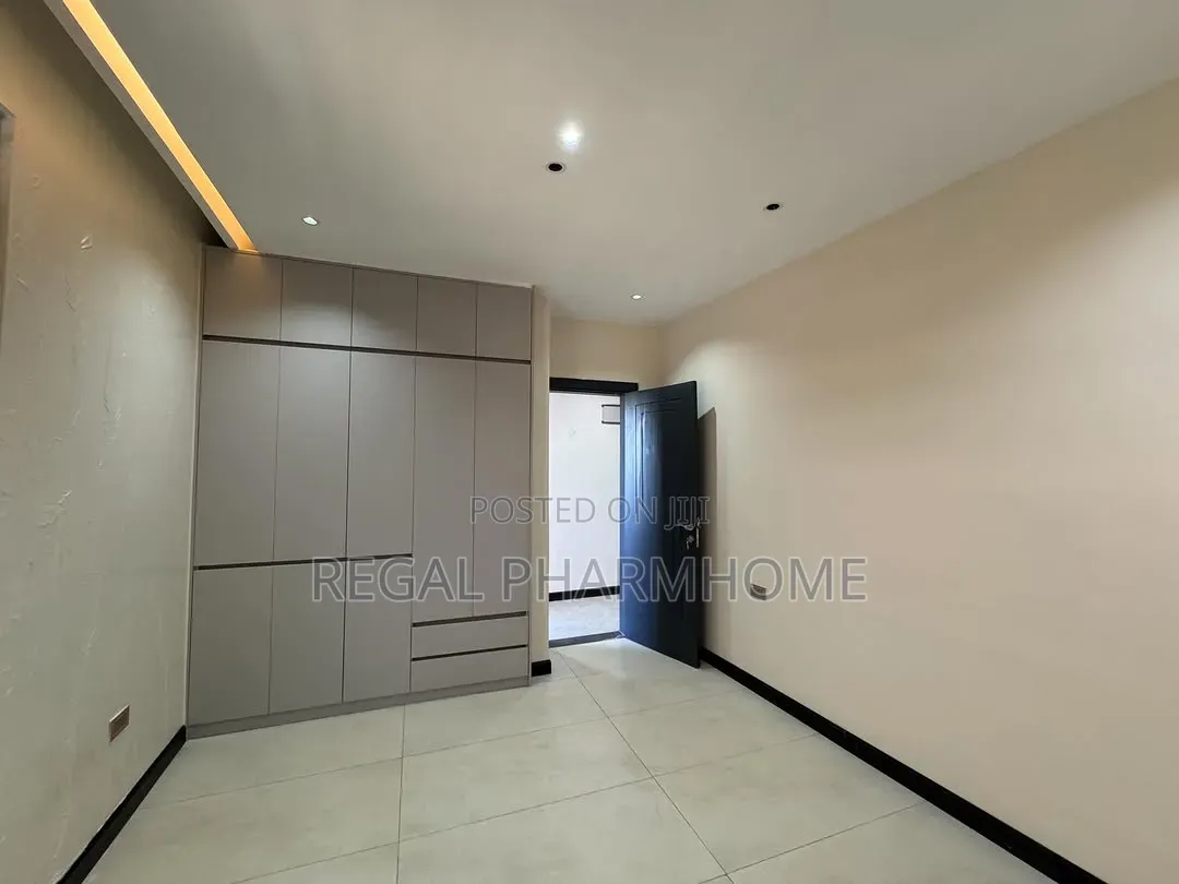 4bdrm Bungalow in Nalaya, Central Division for rent