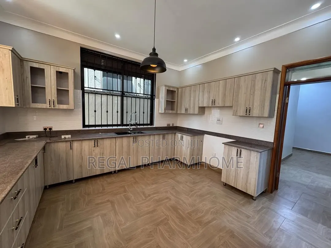 Furnished 4bdrm Duplex in Ntinda, Central Division for rent
