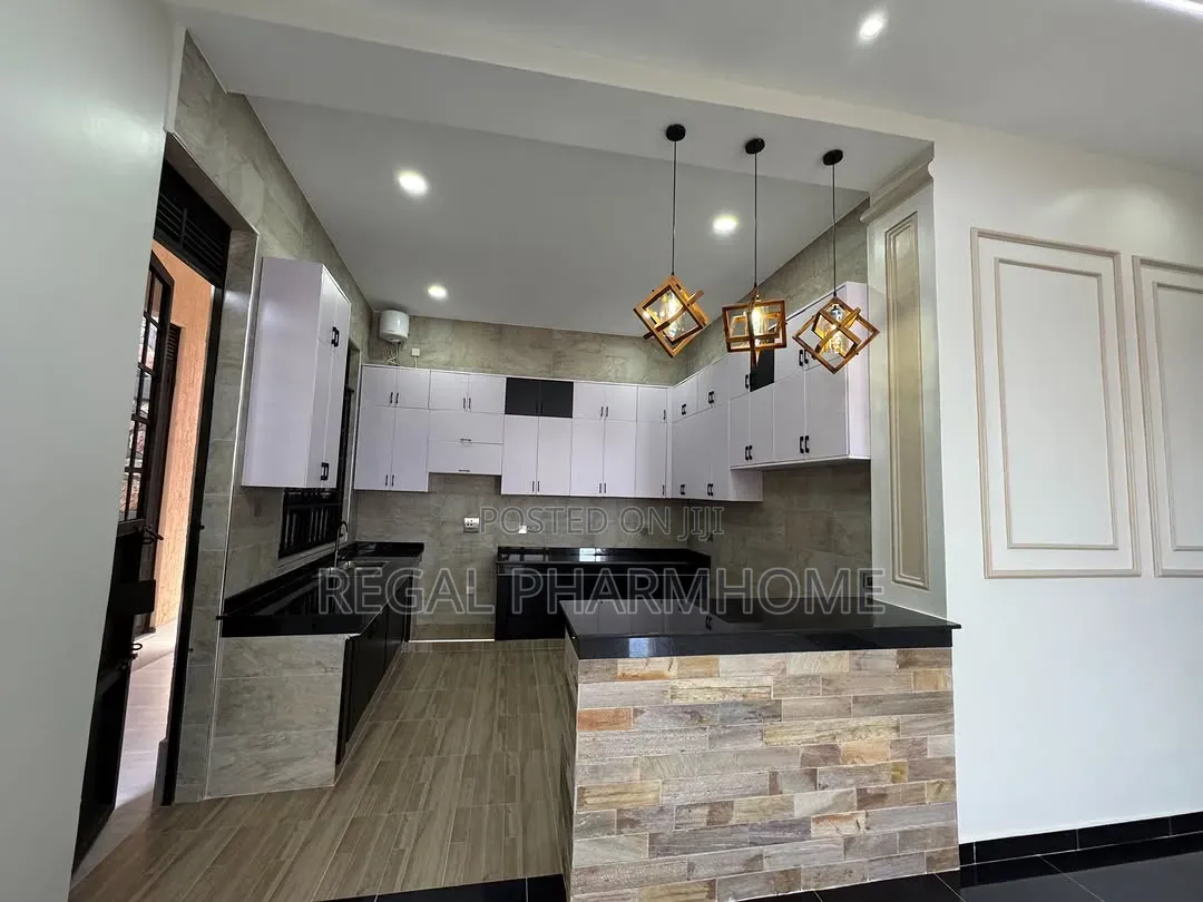 4bdrm Bungalow in Kiwatule, Central Division for rent