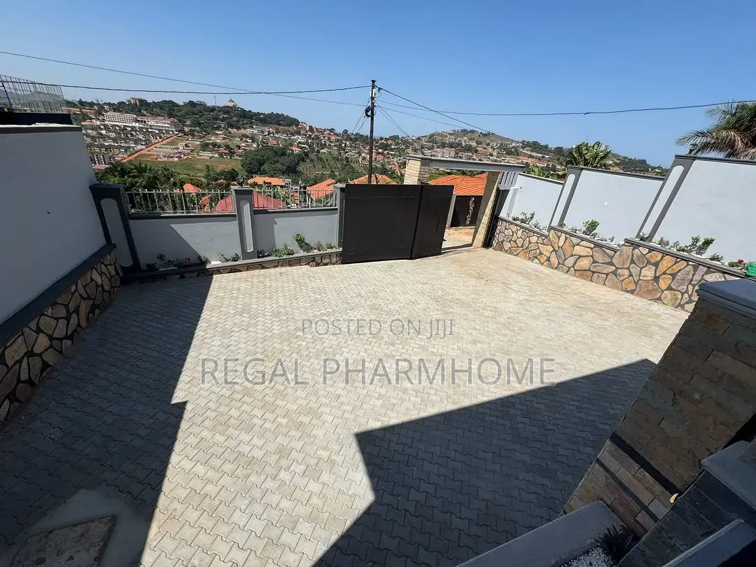 4bdrm Bungalow in Kiwatule, Central Division for rent