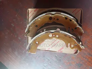 Brake Shoes- Vitz, Platz Yaris