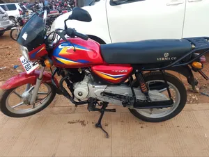 Bajaj Boxer 125 2023 Red