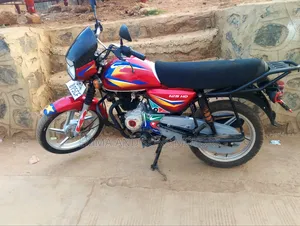 Bajaj Boxer 125 2025 Red